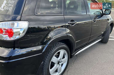 Позашляховик / Кросовер Mitsubishi Outlander 2007 в 