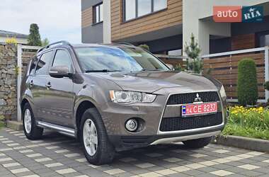 Внедорожник / Кроссовер Mitsubishi Outlander 2013 в Стрые