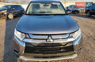 Внедорожник / Кроссовер Mitsubishi Outlander 2018 в 