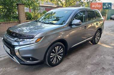 Внедорожник / Кроссовер Mitsubishi Outlander 2019 в Днепре