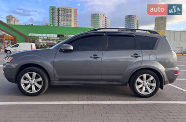 Внедорожник / Кроссовер Mitsubishi Outlander 2011 в 
