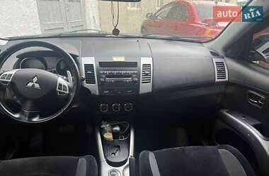 Внедорожник / Кроссовер Mitsubishi Outlander 2011 в 