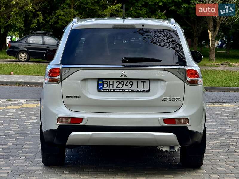 Позашляховик / Кросовер Mitsubishi Outlander 2015 в Одесі