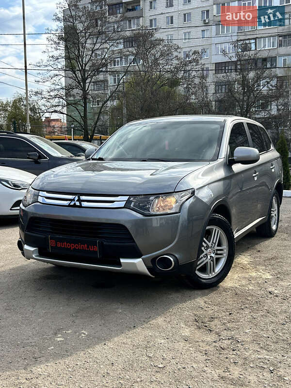Mitsubishi Outlander 2014