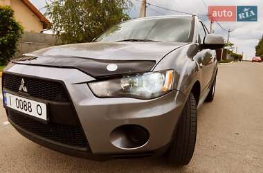 Позашляховик / Кросовер Mitsubishi Outlander 2012 в Києві