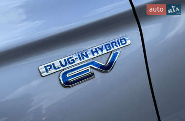 Внедорожник / Кроссовер Mitsubishi Outlander 2014 в 