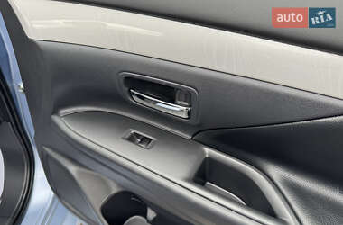 Внедорожник / Кроссовер Mitsubishi Outlander 2014 в 
