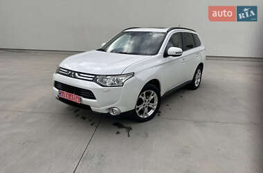 Внедорожник / Кроссовер Mitsubishi Outlander 2013 в Луцке
