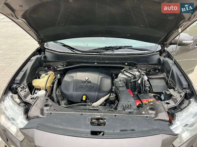 Позашляховик / Кросовер Mitsubishi Outlander 2011 в Тернополі фото 9 Позашляховик / Кросовер Mitsubishi Outlander 2011 в Тернополі