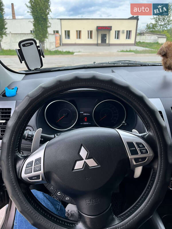 Позашляховик / Кросовер Mitsubishi Outlander 2011 в Тернополі фото 12 Позашляховик / Кросовер Mitsubishi Outlander 2011 в Тернополі