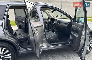 Внедорожник / Кроссовер Mitsubishi Outlander 2020 в 