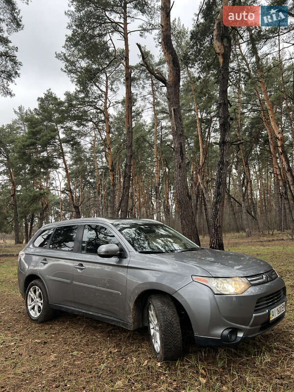 Позашляховик / Кросовер Mitsubishi Outlander 2013 в Києві фото 2 Позашляховик / Кросовер Mitsubishi Outlander 2013 в Києві