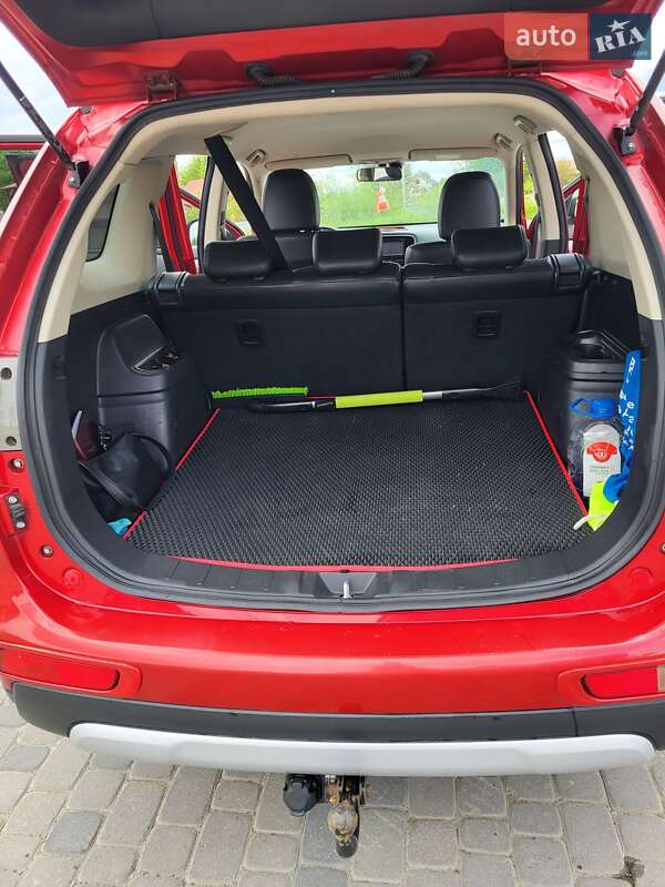 Позашляховик / Кросовер Mitsubishi Outlander 2014 в Івано-Франківську фото 5 Позашляховик / Кросовер Mitsubishi Outlander 2014 в Івано-Франківську