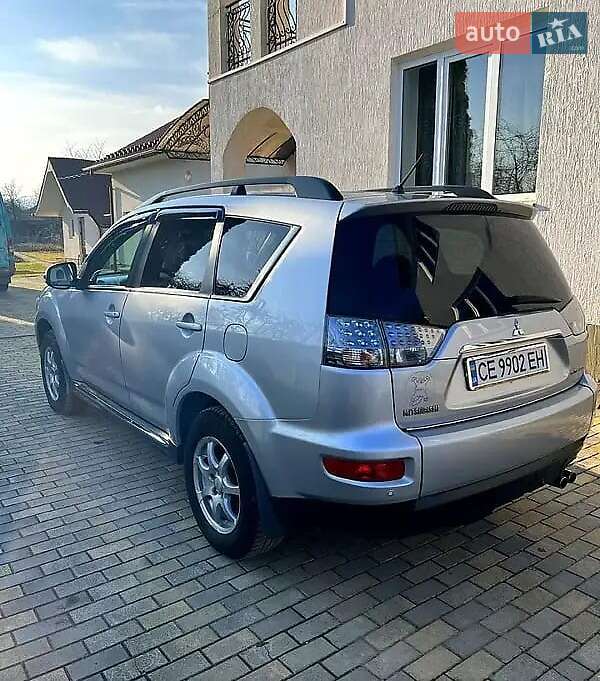 Позашляховик / Кросовер Mitsubishi Outlander 2011 в Мілієве