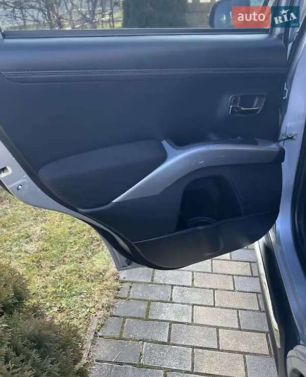 Позашляховик / Кросовер Mitsubishi Outlander 2011 в Мілієве