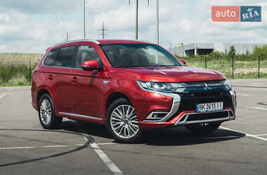 Внедорожник / Кроссовер Mitsubishi Outlander 2018 в Ровно