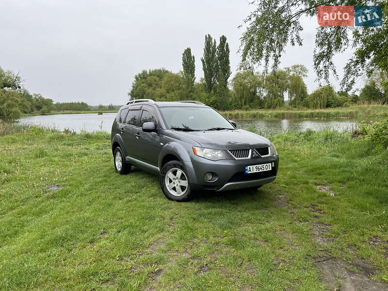 Внедорожник / Кроссовер Mitsubishi Outlander 2006 в 
