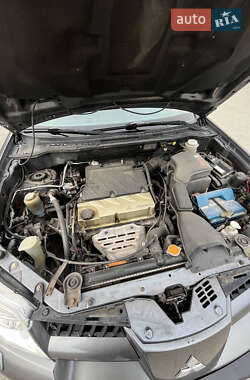 Внедорожник / Кроссовер Mitsubishi Outlander 2006 в 