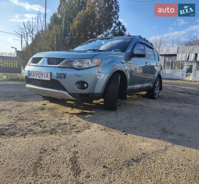 Внедорожник / Кроссовер Mitsubishi Outlander 2008 в 