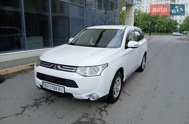 Внедорожник / Кроссовер Mitsubishi Outlander 2012 в Черновцах