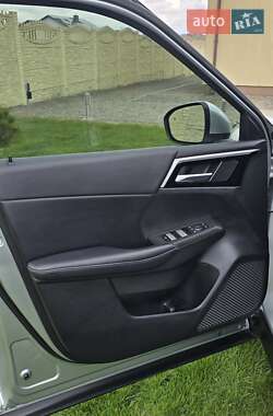 Внедорожник / Кроссовер Mitsubishi Outlander 2023 в 