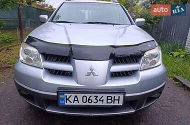 Позашляховик / Кросовер Mitsubishi Outlander 2005 в Києві
