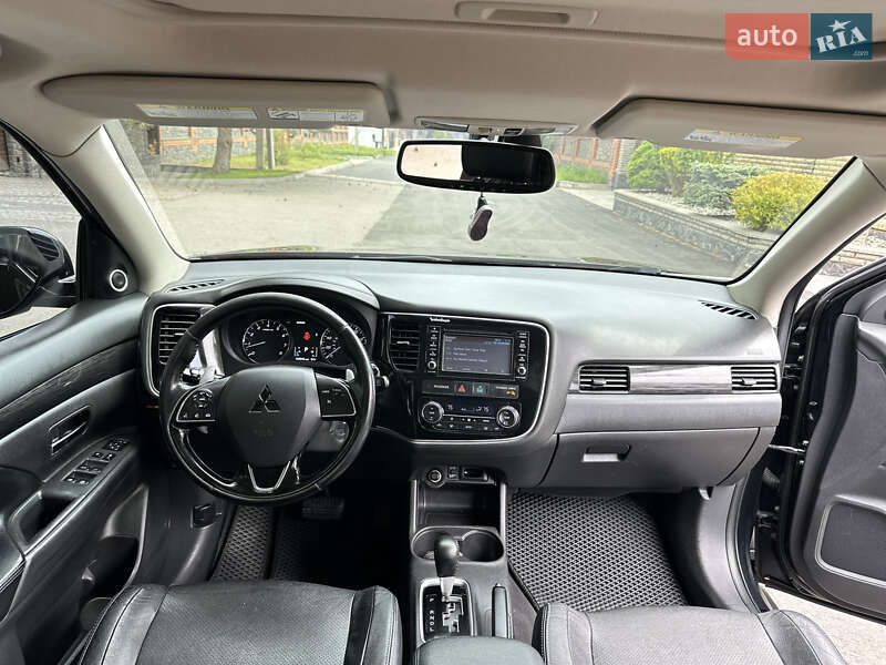 Позашляховик / Кросовер Mitsubishi Outlander 2015 в Білій Церкві