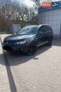 Внедорожник / Кроссовер Mitsubishi Outlander 2008 в Киеве