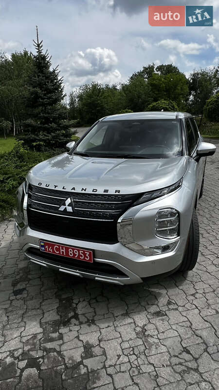 Позашляховик / Кросовер Mitsubishi Outlander 2021 в Дніпрі