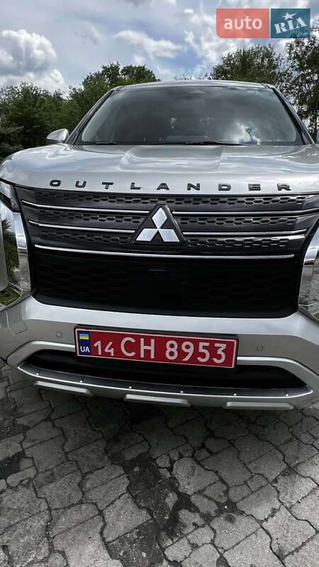 Позашляховик / Кросовер Mitsubishi Outlander 2021 в Дніпрі