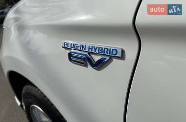 Внедорожник / Кроссовер Mitsubishi Outlander 2020 в 