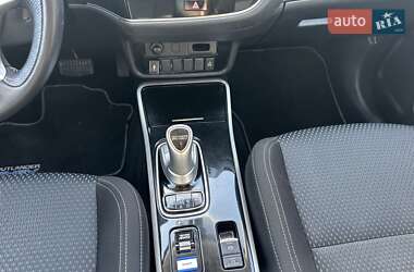Внедорожник / Кроссовер Mitsubishi Outlander 2020 в 