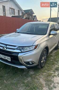 Внедорожник / Кроссовер Mitsubishi Outlander 2017 в Киеве