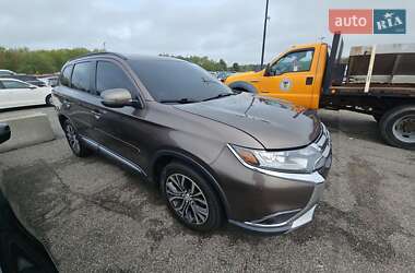Mitsubishi Outlander 2016