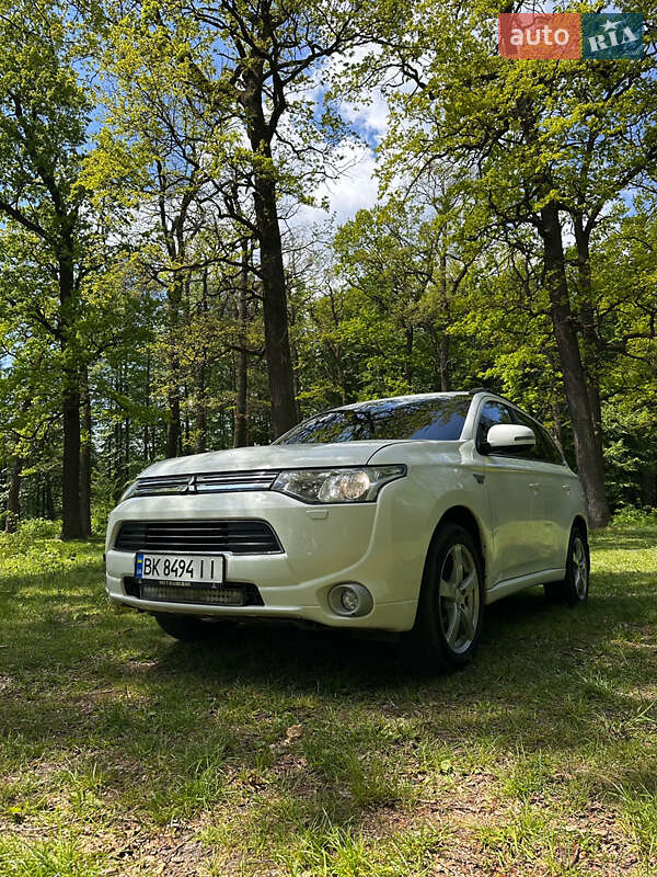 Mitsubishi Outlander 2014