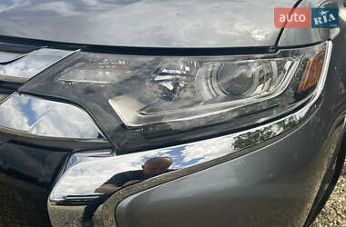 Внедорожник / Кроссовер Mitsubishi Outlander 2018 в 