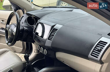 Внедорожник / Кроссовер Mitsubishi Outlander 2009 в 