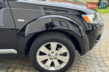 Внедорожник / Кроссовер Mitsubishi Outlander 2009 в 