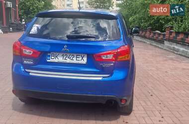 Позашляховик / Кросовер Mitsubishi Outlander 2014 в 