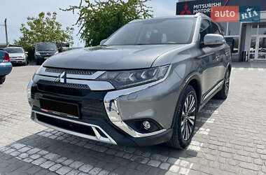 Позашляховик / Кросовер Mitsubishi Outlander 2020 в Тернополі