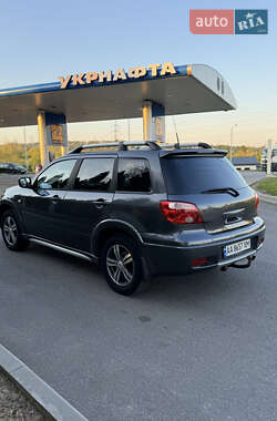 Позашляховик / Кросовер Mitsubishi Outlander 2006 в 
