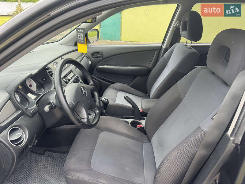 Внедорожник / Кроссовер Mitsubishi Outlander 2006 в Надворной