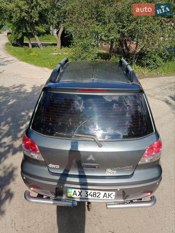Позашляховик / Кросовер Mitsubishi Outlander 2003 в Харкові