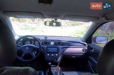 Позашляховик / Кросовер Mitsubishi Outlander 2003 в Охтирці