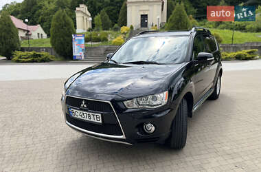 Внедорожник / Кроссовер Mitsubishi Outlander 2011 в 