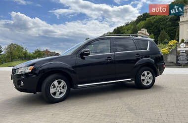 Внедорожник / Кроссовер Mitsubishi Outlander 2011 в 