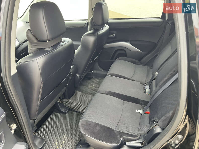 Позашляховик / Кросовер Mitsubishi Outlander 2011 в Львові