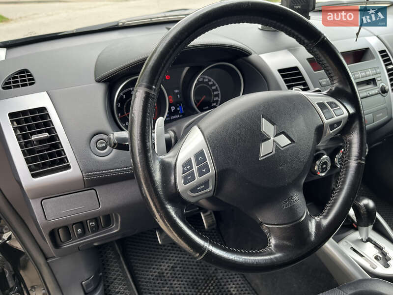 Позашляховик / Кросовер Mitsubishi Outlander 2011 в Львові