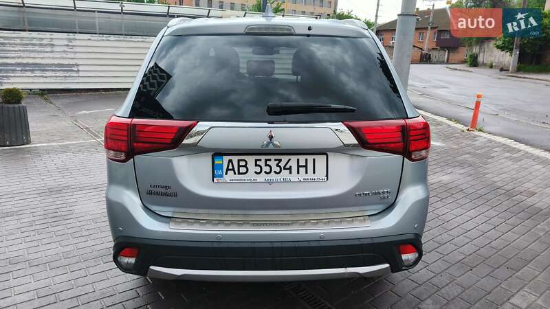 Внедорожник / Кроссовер Mitsubishi Outlander 2017 в Виннице
