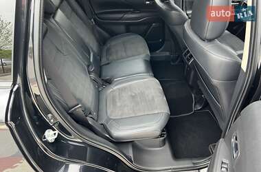 Внедорожник / Кроссовер Mitsubishi Outlander 2021 в 